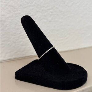 Hello Adorn smooth silver band ring size 6